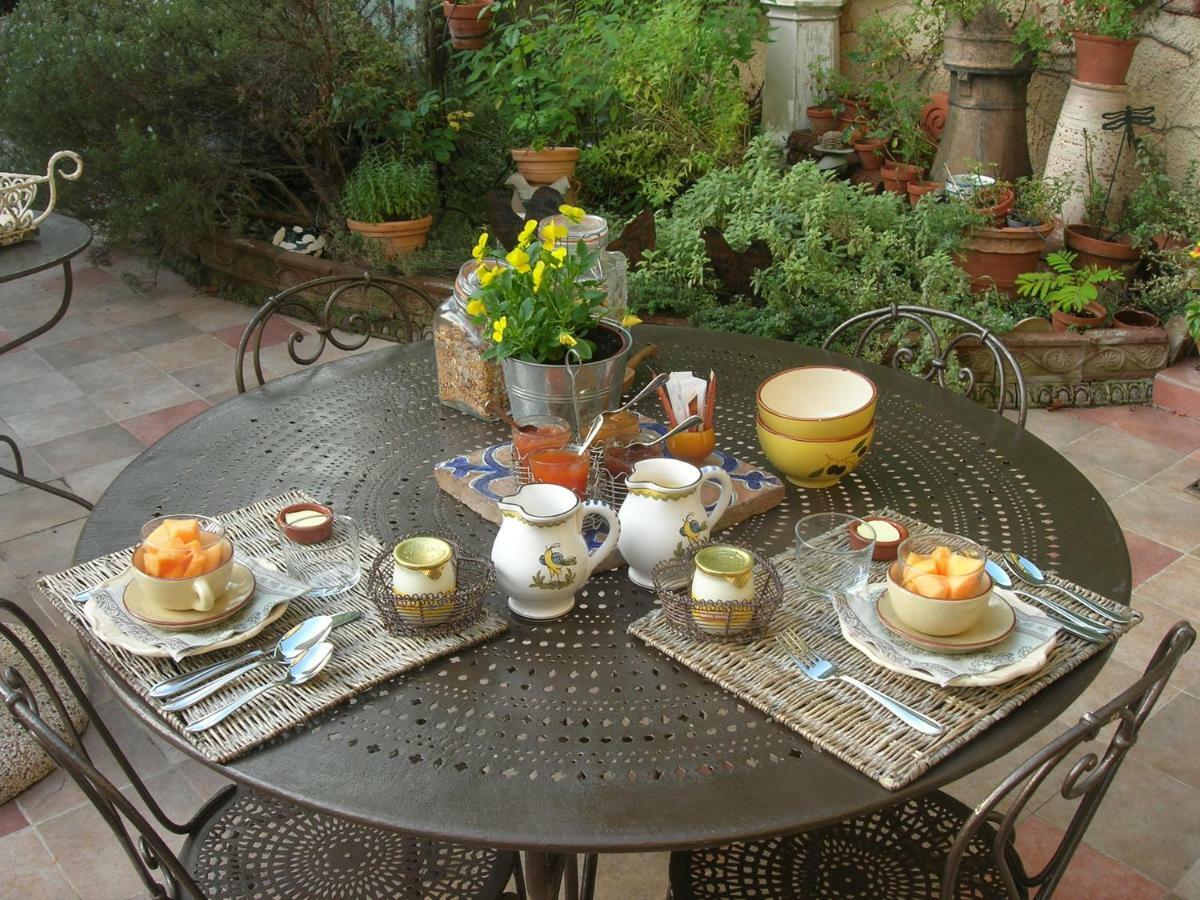 Le Clos Des Freres Gris Bed and Breakfast Αιξ-αν-Προβάνς Εξωτερικό φωτογραφία